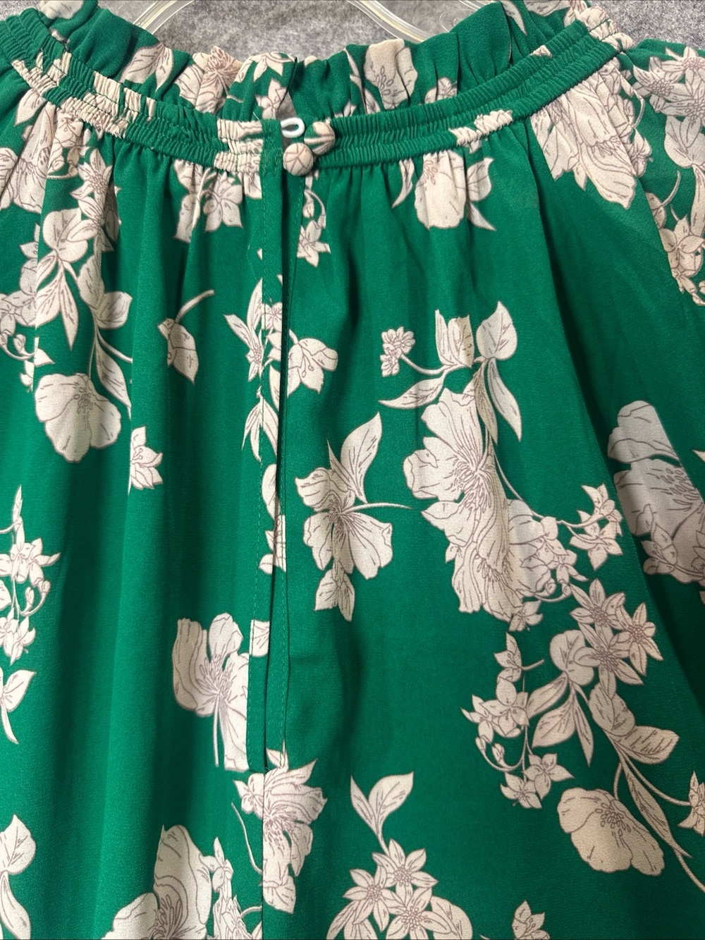 Sienna Sky Top Womens Medium Green Floral Ruffle Neck Puff Sleeve Office Blouse - Picture 16 of 16
